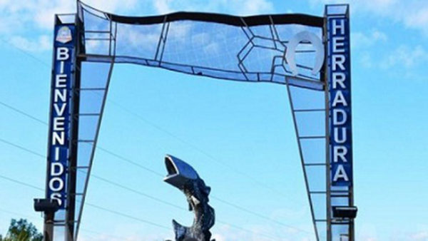 El gobernador encabeza en Herradura la conmemoración de la gesta de mayo