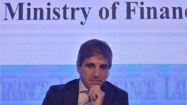 El Gobierno emitió u$s 2750 millones de deuda a 100 años al 7,9%