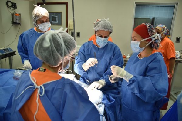 Concretan la primera cirugía artroscópica de articulación temporomandibular en Formosa