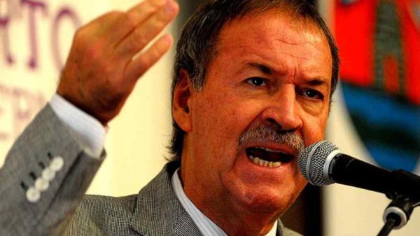 Gobernador cordobés coincidió con Insfrán en que Macri anda de campaña y mintiendo