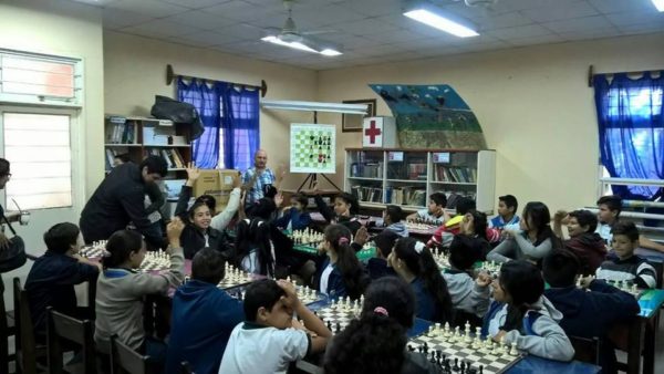 Provincia y Nación promoverán juego de ajedrez en jóvenes para combatir violencia