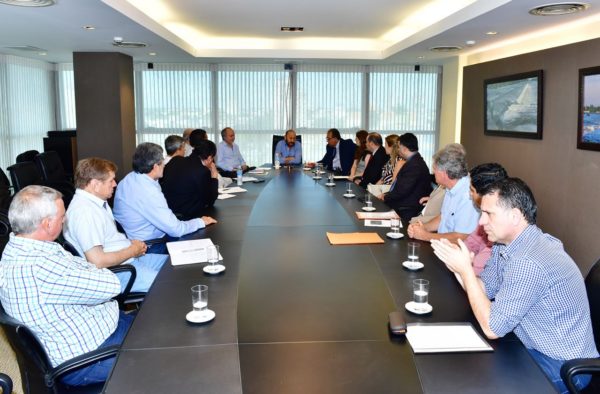Por obras en el rio Pilcomayo, Insfran recibió a embajador y técnicos paraguayos