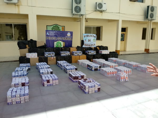 La Policía secuestró 114 cajas de cigarrillos ingresados al país sin aval aduanero
