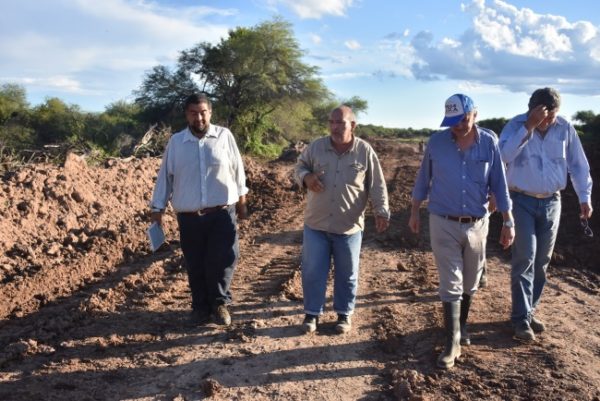 Preventivamente evacuan a más familias ante crecida descomunal del rio Pilcomayo