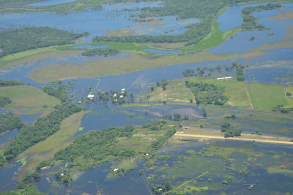 Crecida del Pilcomayo: El Gobierno despliega recursos humanos y logísticos en el oeste