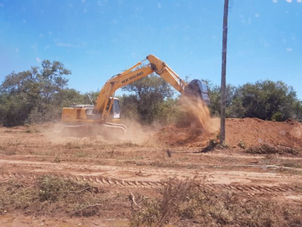 Comenzó la tarea de conducir las aguas desbordadas por paleo-cauces reactivados