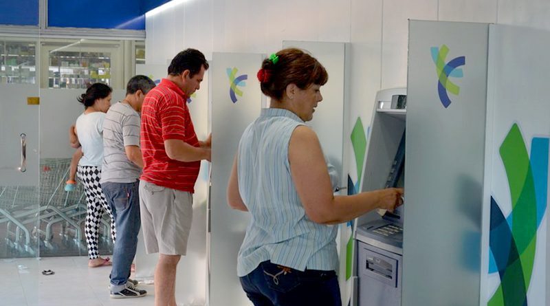 Giménez: “Garantizamos que habrá dinero en los cajeros del Banco Formosa el fin de semana”