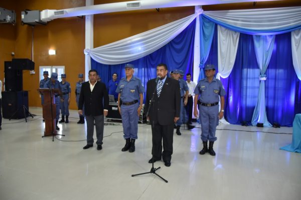 El ministro González impugno a quienes legitiman un fusilamiento por la espalda