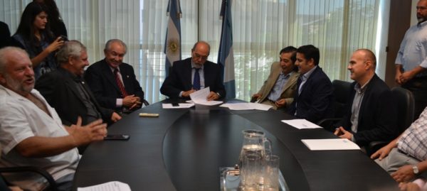 El gobierno trabaja en crear sociedad fiduciaria como herramienta crediticia