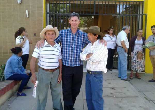 Ministerios de la Producción y Ambiente con pequeños productores de Riacho He Hé