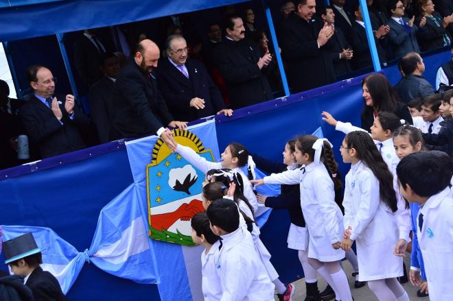 Insfrán preside actos centrales del 25 de Mayo