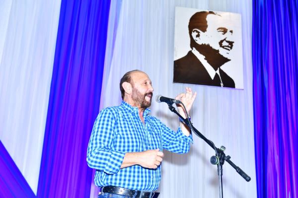 Insfrán y su fuerte llamamiento a la unidad