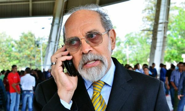 Ibáñez dijo que nadie salió adelante con toda receta que impuso el FMI