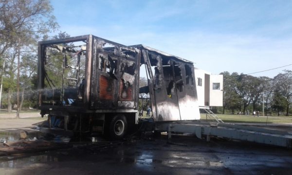 El Colorado: la policía investiga incendió del taller movil de RTO