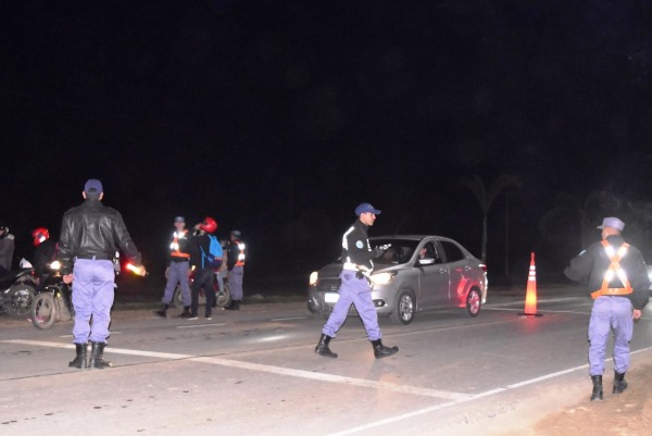 La Policía realizó rigurosos controles en toda la provincia