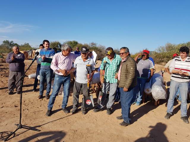 Aporte de herramientas a cooperativas de ladrilleros