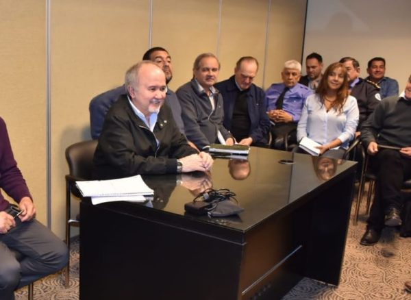 Por Nuestra Gente Todo llega a tres comunidades del interior en forma simultanea
