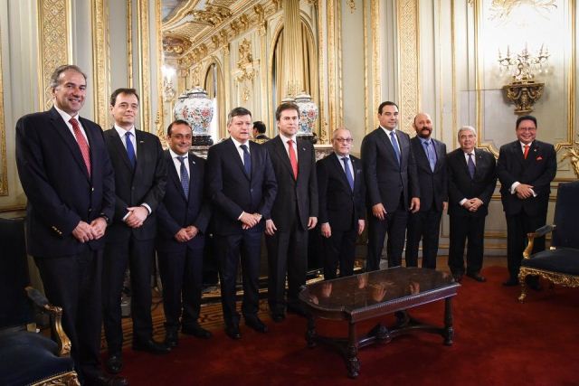 Insfrán entre los gobernadores en reunión con cancilleres de Argentina y Paraguay