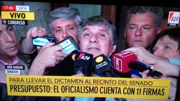 Presupuesto 2019: Se firmó el dictamen en el Senado y Mayans se cruzó con Pichetto
