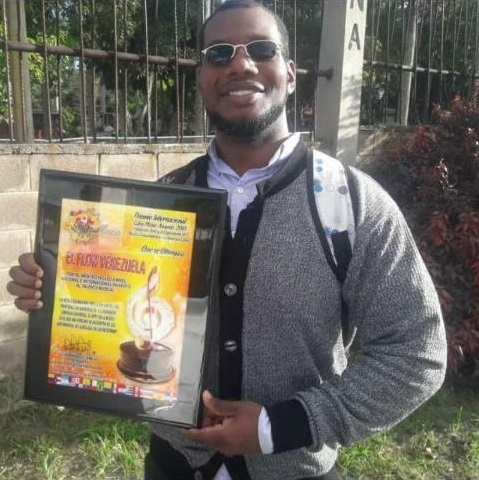 EL FLOW VENEZUELA fue reconocido como portal web del año en los premios “LATÍN MUSIC AWARDS”