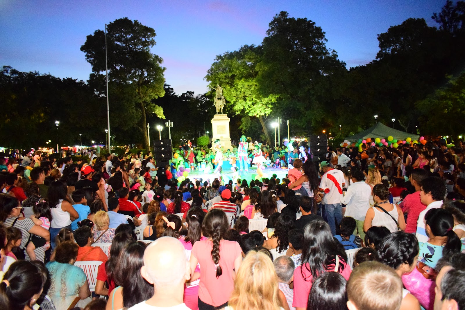 Atractivos espectáculos por el Día de los Reyes Magos en la plaza San Martín