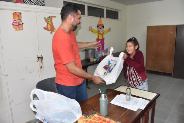 Por el Día de Reyes el gobierno regala juguetes a niños de toda la provincia