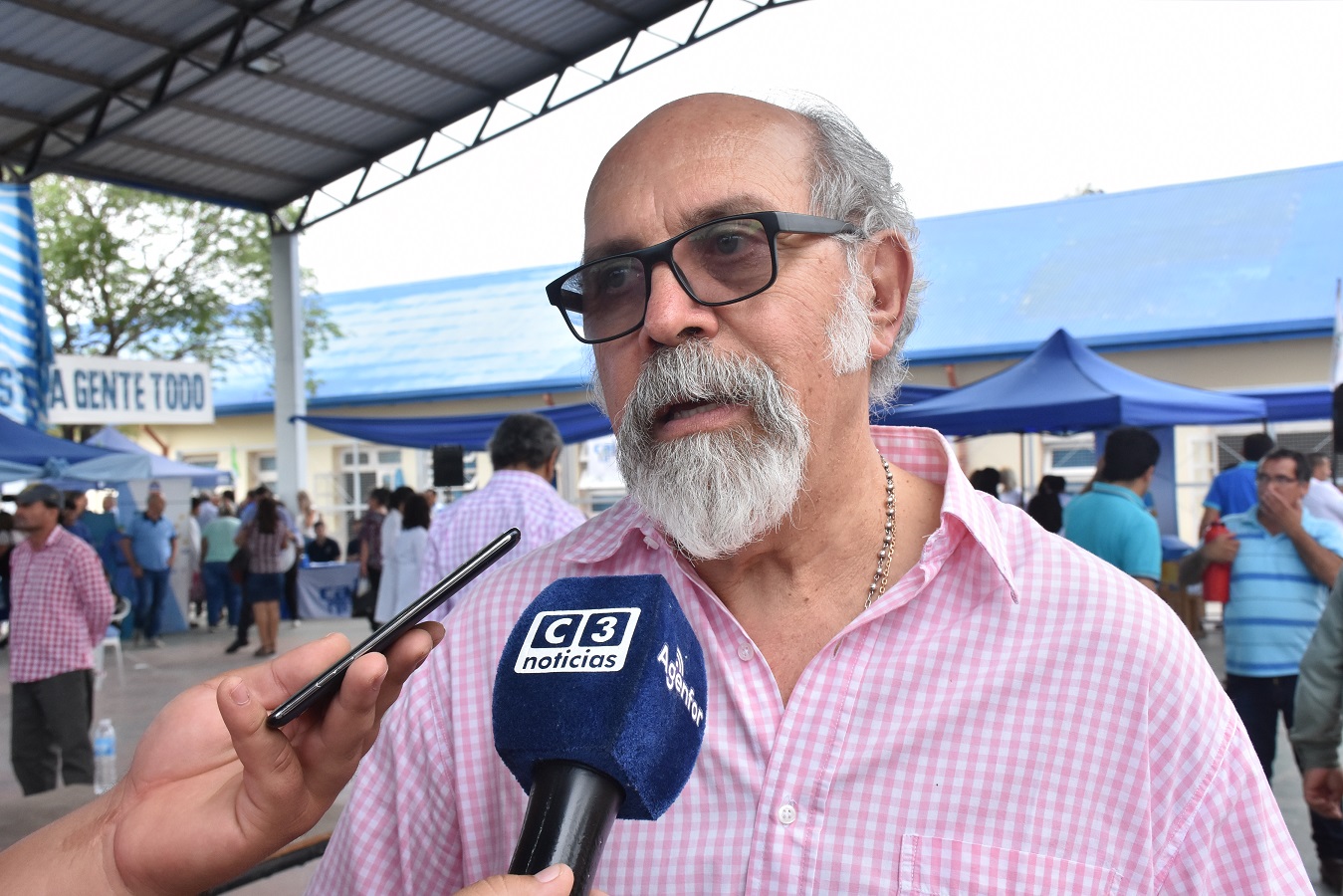 Ibáñez dijo que mantiene reuniones con gremios por mejora salarial de estatales