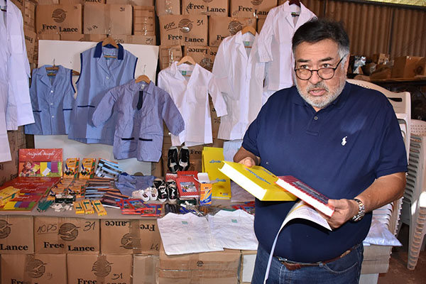 El Gobierno provincial entregará más de 200 mil kits escolares, guardapolvos y zapatillas