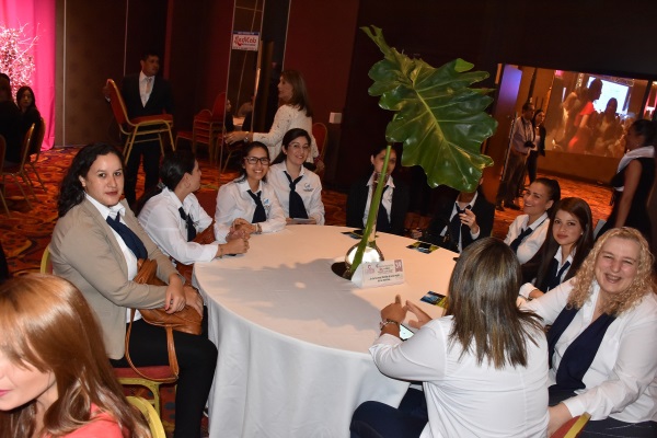 Mujeres empresarias de varias naciones valoran políticas económicas provinciales
