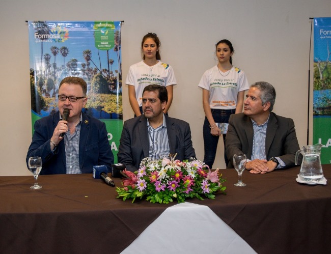 El Director de la “New 7 Wonders” visitó el Bañado La Estrella y brindó una conferencia de prensa
