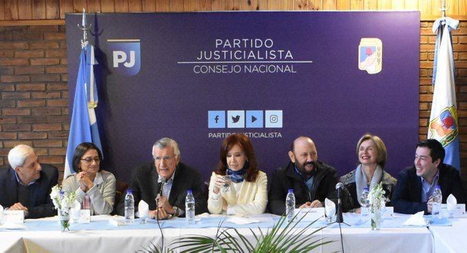 Insfrán en la mesa central de discusión del PJ hacia un gran frente patriótico