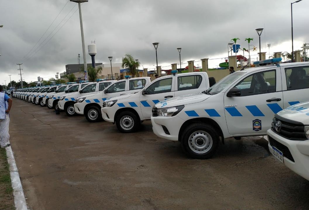 Gobierno refuerza seguridad proveyendo más de un centenar de móviles a la Policía