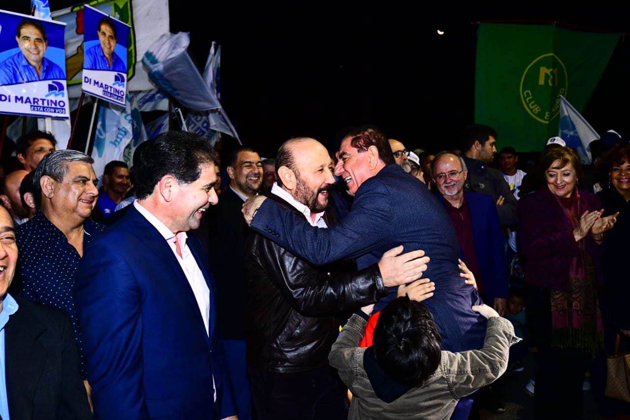 Gildo Insfrán y Jorge Jofré inauguraron moderno sistema lumínico y reparación integral de la avenida Ribereña