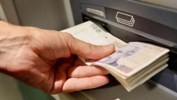 La provincia desembolsa más de $3.300 millones en salarios y medio aguinaldo
