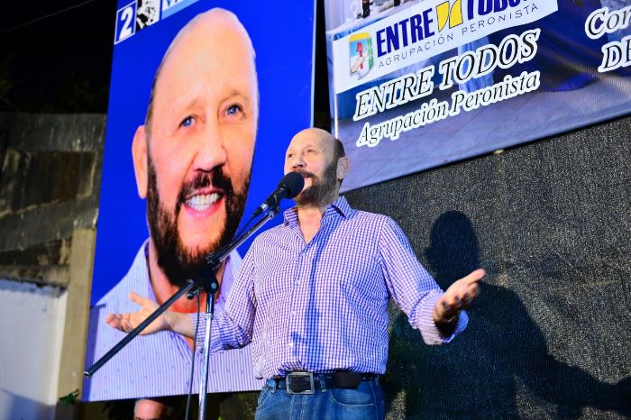Insfrán entre ex convencionales constituyentes a ser distinguidos