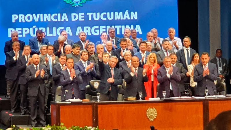Insfrán estuvo con el presidente electo en la asunción del gobernador Manzur