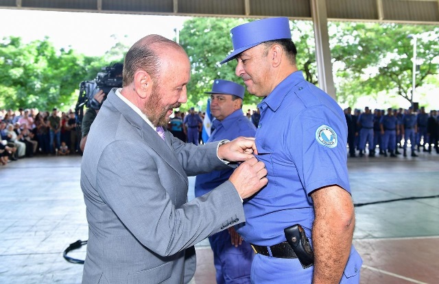Insfrán encabezó el acto de ascensos de casi 760 policías de la provincia