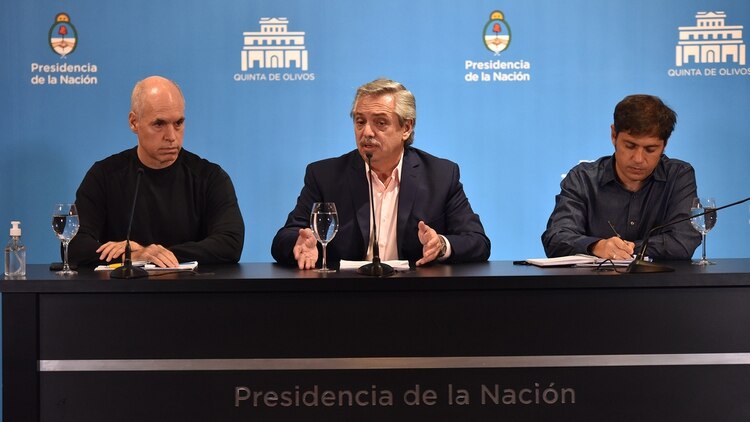 Alberto Fernández anunció la suspensión de las clases y el cierre de las fronteras por 15 días para minimizar la circulación del coronavirus