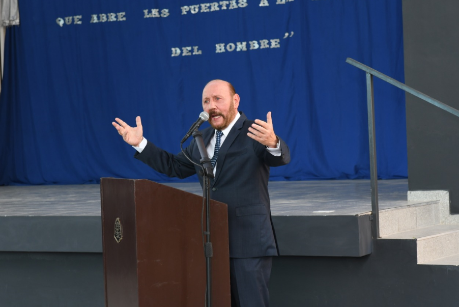 Insfrán instó a trabajar para reconstruir en unidad un país diezmado y con tierra arrasada