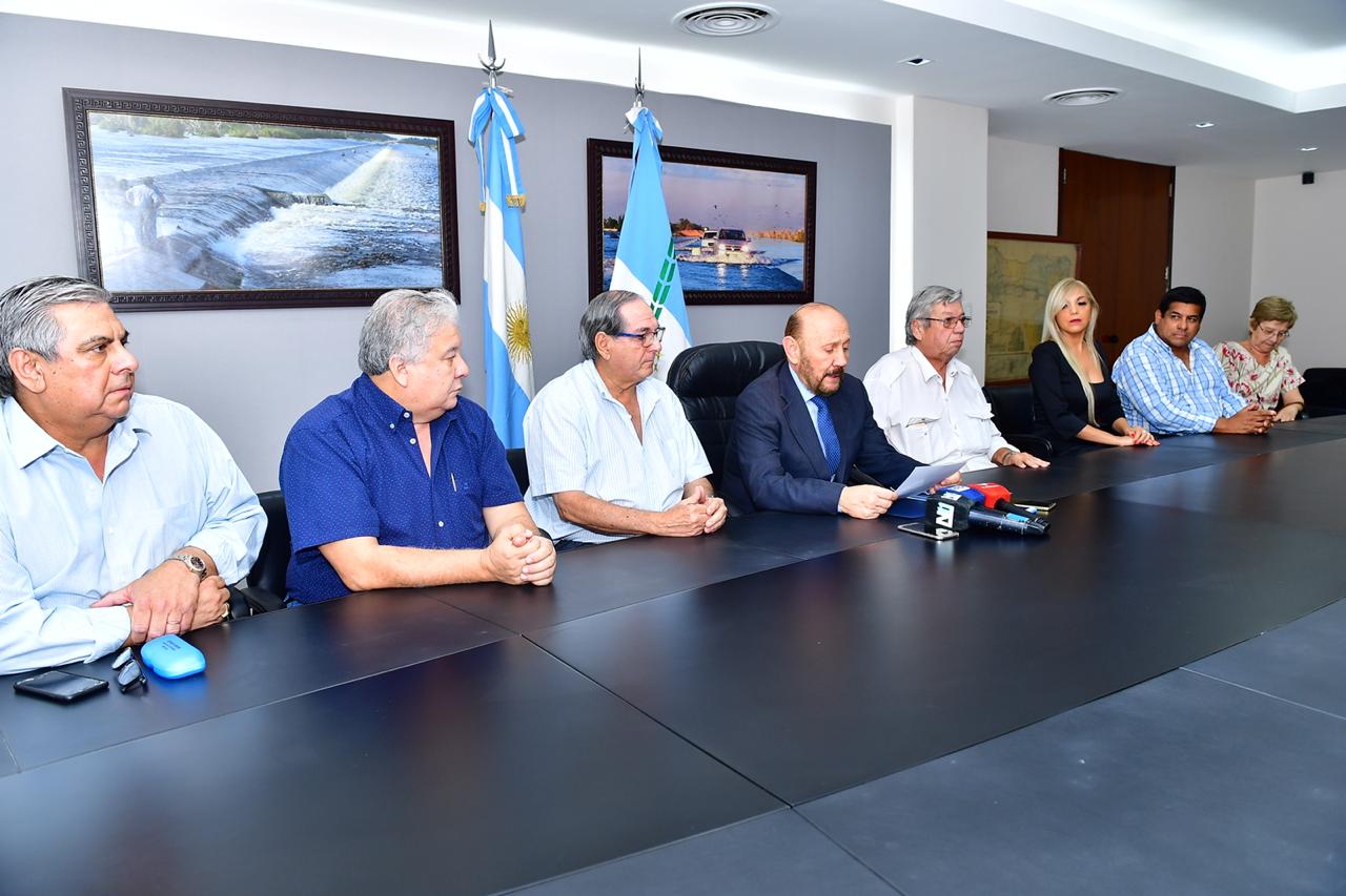 Insfrán otorgó un incremento del 15 por ciento en los haberes de los estatales