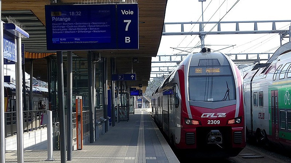 Las muertes en Francia llegan a 7.500, con una baja de contagios en el día a día