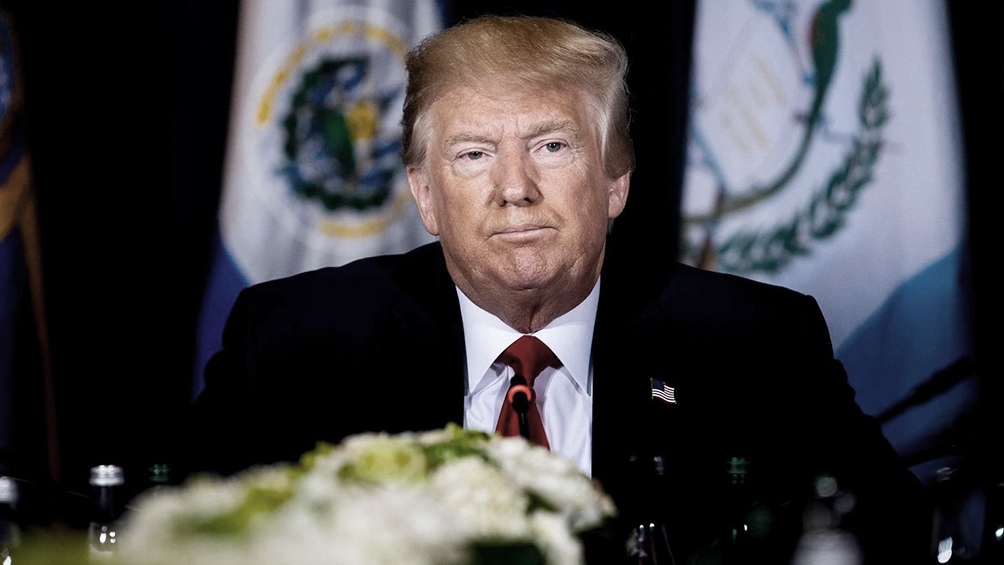 Trump pide a los estados considerar seriamente reabrir escuelas