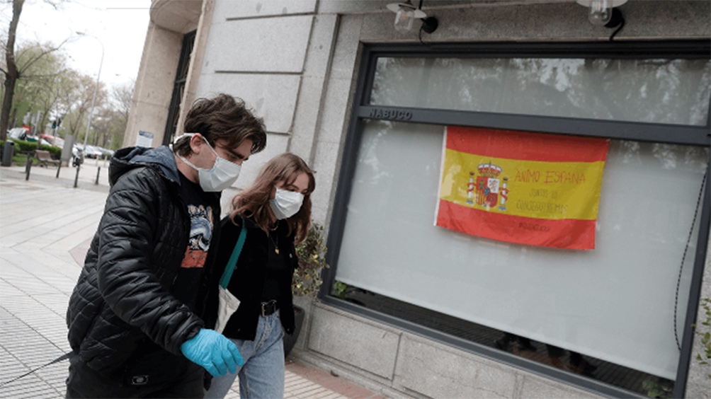 España duplica su capacidad de diagnóstico y los contagios por coronavirus se disparan