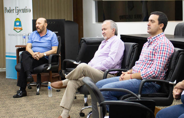 Insfrán encabezó reunión del Consejo de Atención Integral de la Emergencia COVID 19