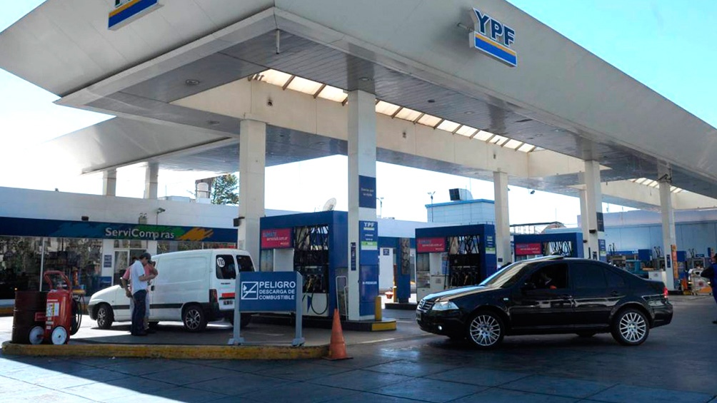 Estacioneros descartan una baja de precios en los combustibles