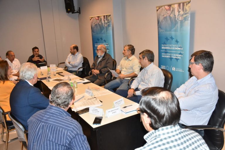 El Gobierno y sector privado trabajan juntos para destrabar ayuda crediticia de Nación