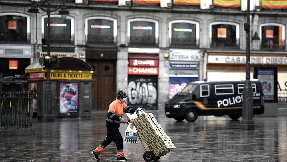 España registró la tercera jornada consecutiva con menos de 200 muertos