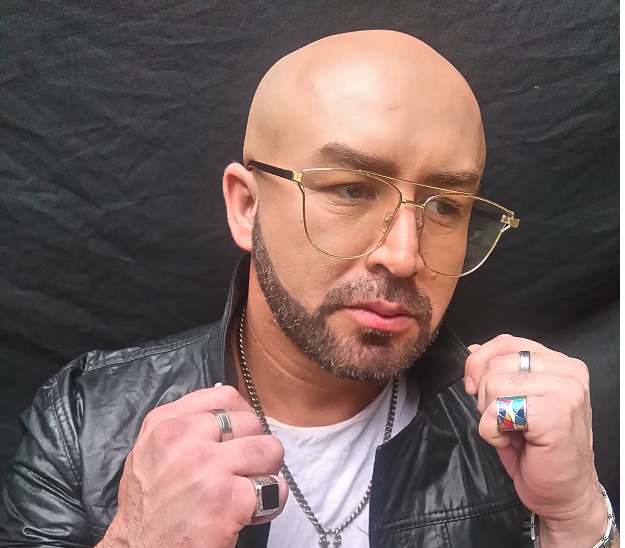 Rhey Alvarez sigue dando que hablar con su primer disco en el  mercado internacional