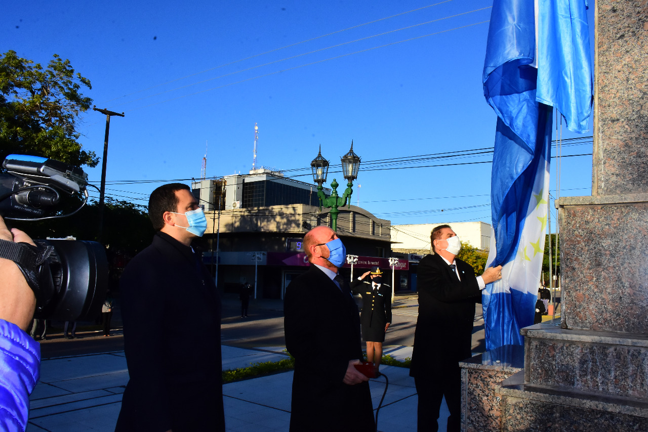 El gobernador Gildo Insfrán encabezó el acto del 25 de Mayo