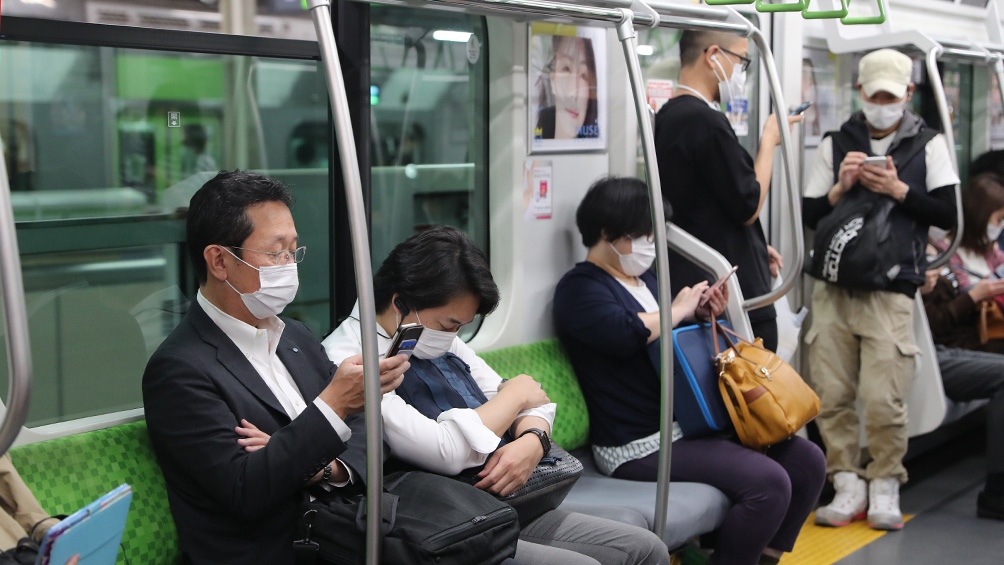 Tokio vuelve a cerrar bares tras récord de casos en la ciudad y en todo Japón